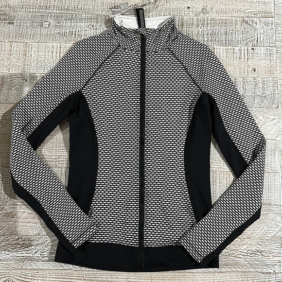 Lorna Jane Jackets & Blazers - LORNA JANE Size XS Jacket Excellent Cond BLACK/WHITE